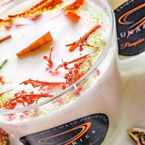 Apple Cinnamon Soy Wax Candle w/ Wood Wick and Botanicals - Picture 4 of 16